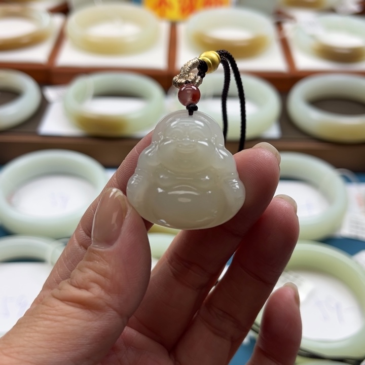 和田玉吊坠未镶嵌
