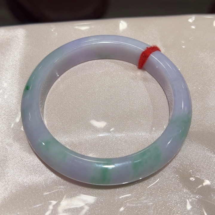 翡翠手镯未镶嵌翡翠