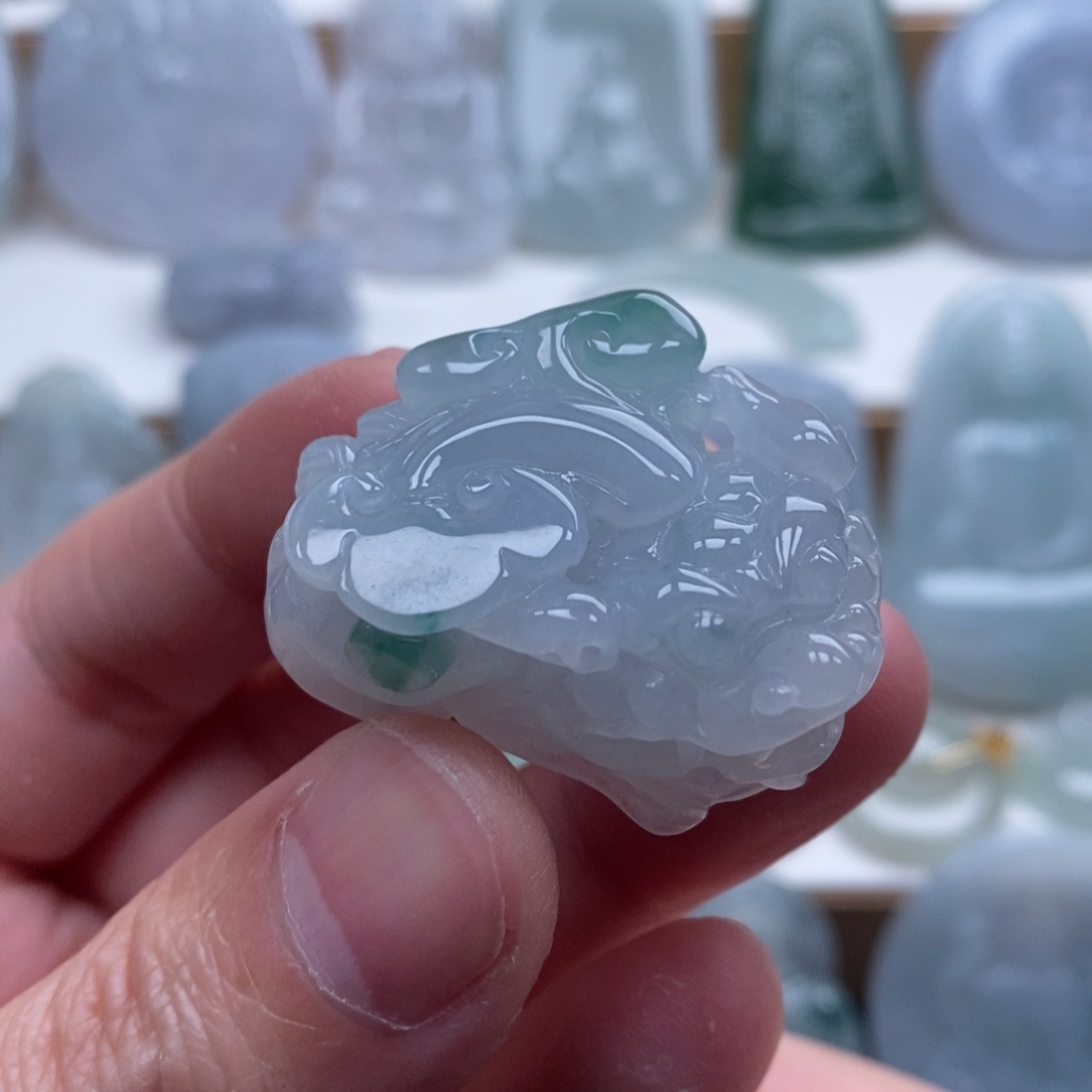 翡翠未镶嵌颈饰翡翠