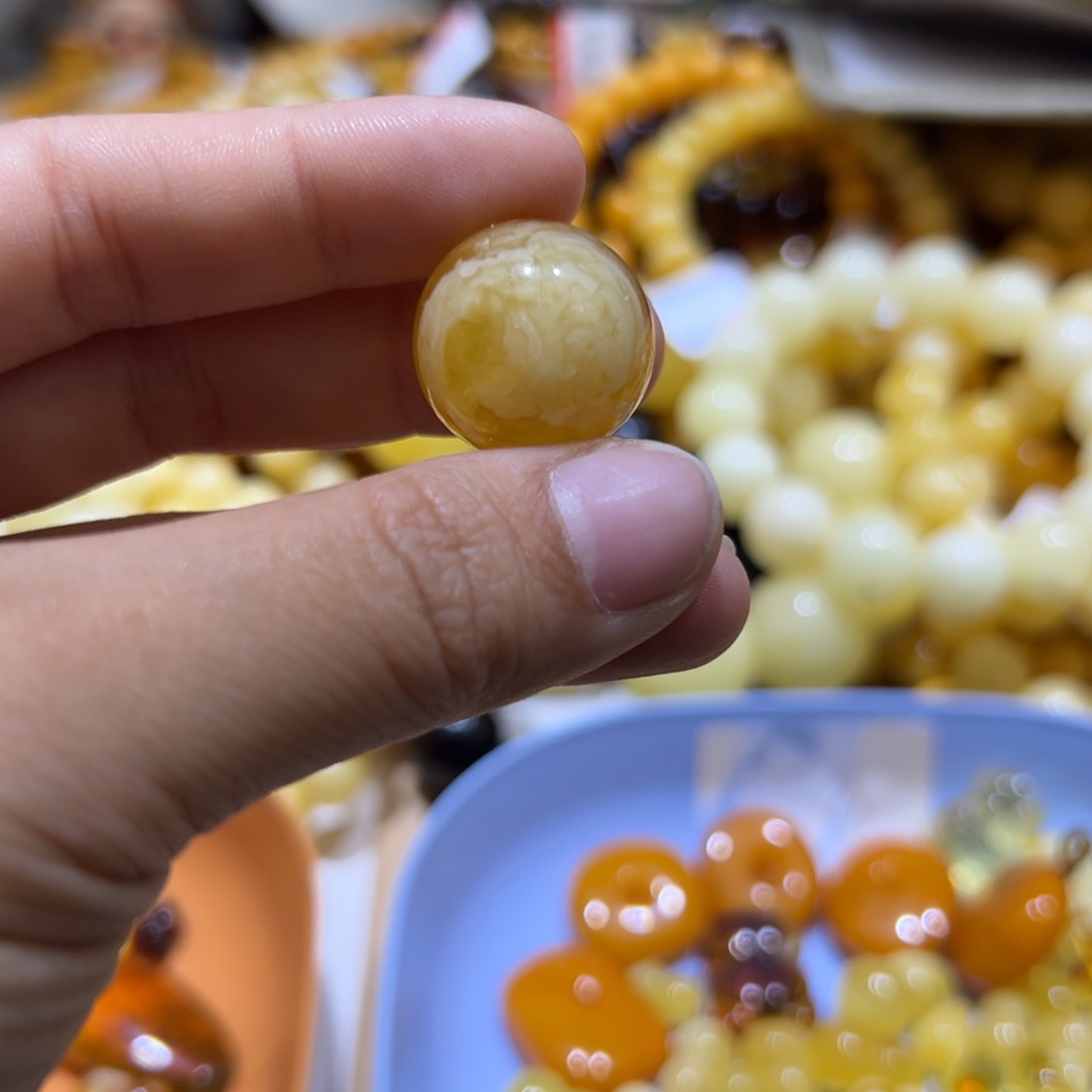 琥珀珠宝奇石未镶嵌