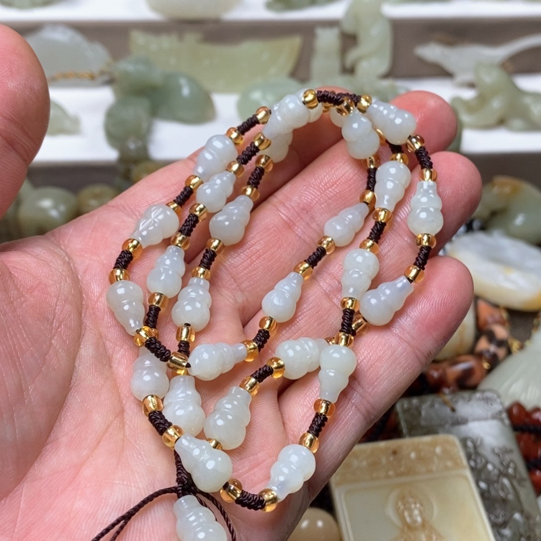 和田玉颈饰未镶嵌