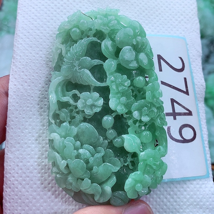 吊坠(不含链)未镶嵌翡翠