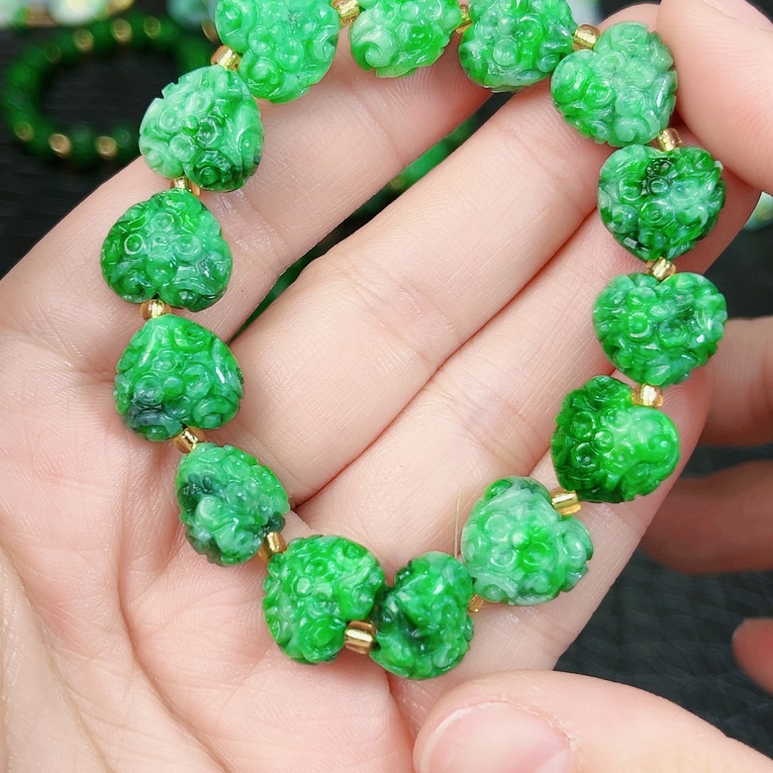 翡翠颈饰未镶嵌手链