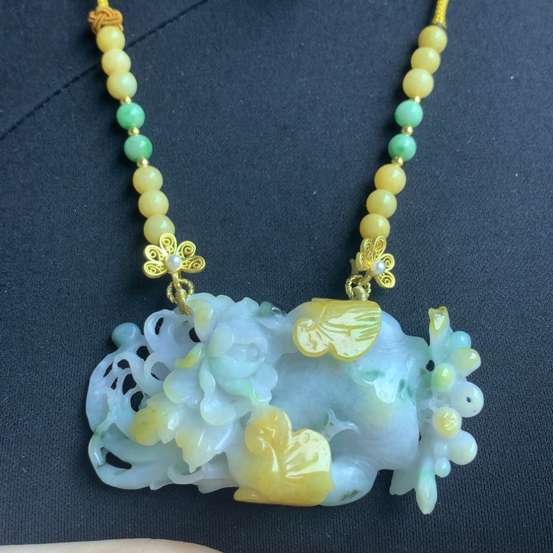 翡翠颈饰未镶嵌翡翠