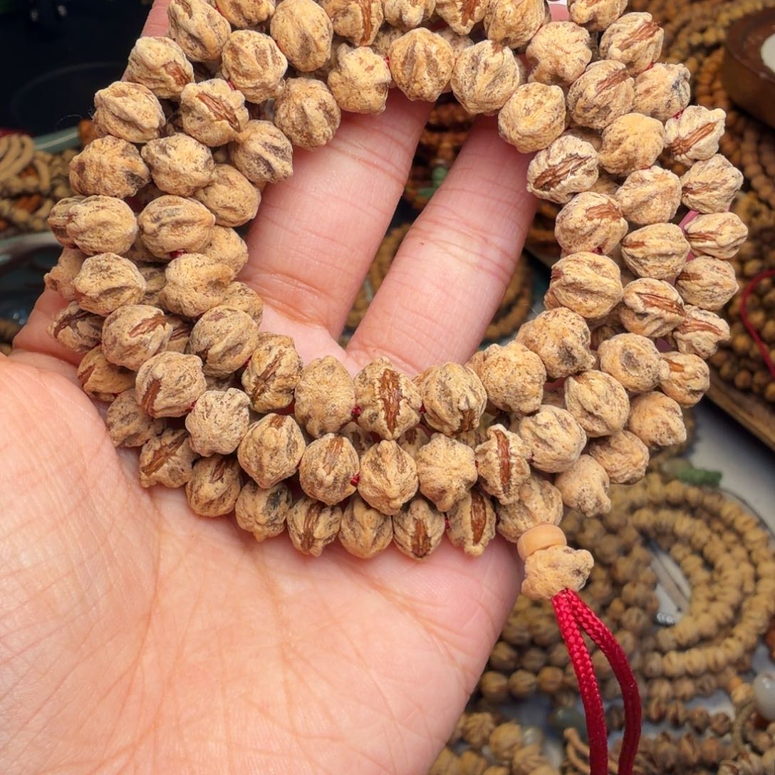 L***b吊坠柏香籽/百香籽