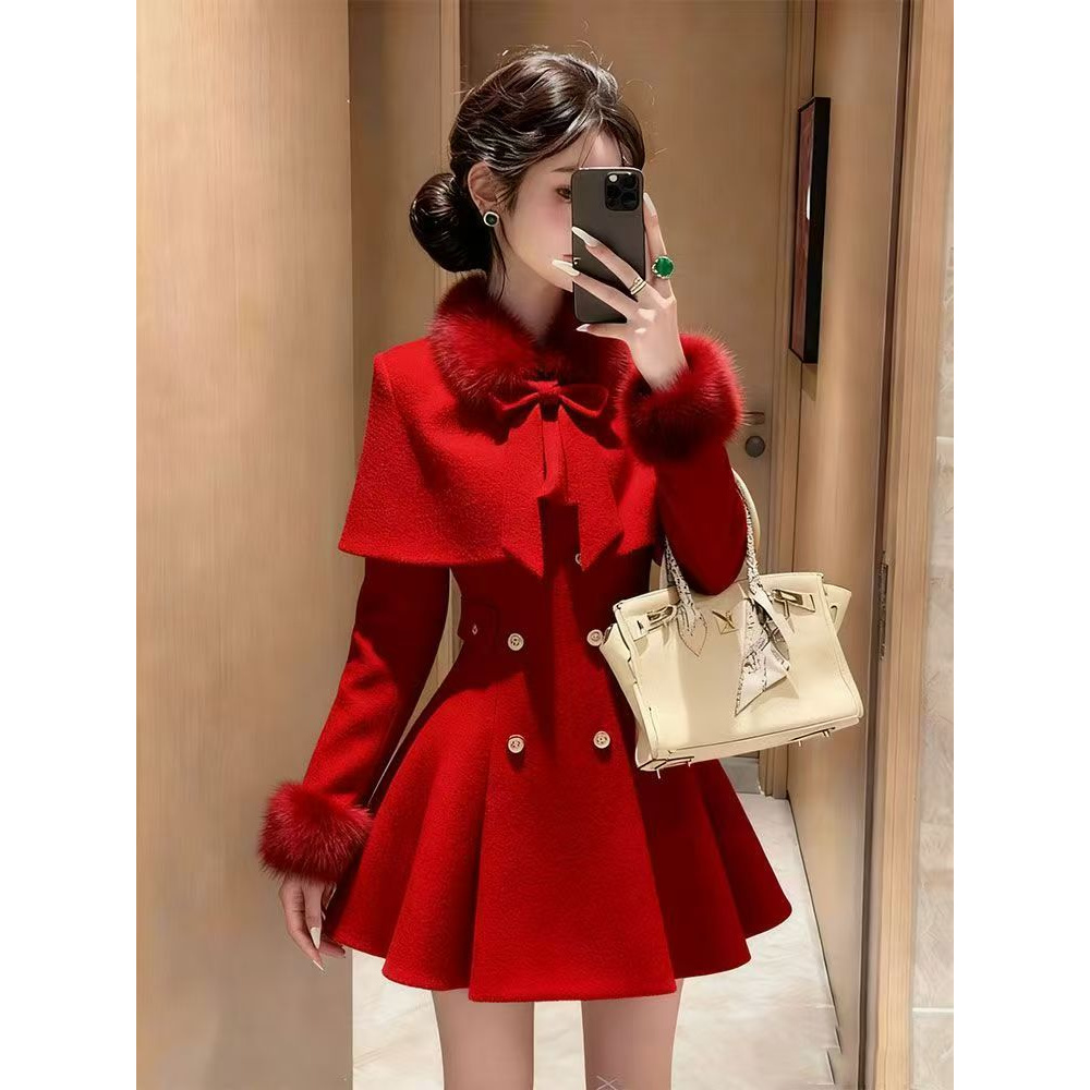 LaChapelle/拉夏贝尔秋冬款连衣裙斗篷外套红色两件套披肩冬小香