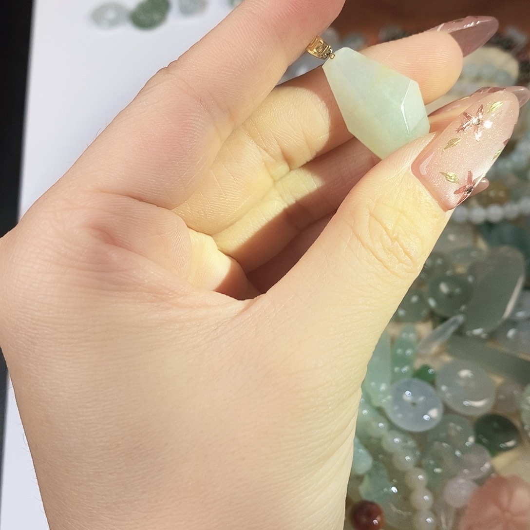 翡翠未镶嵌挂件翡翠