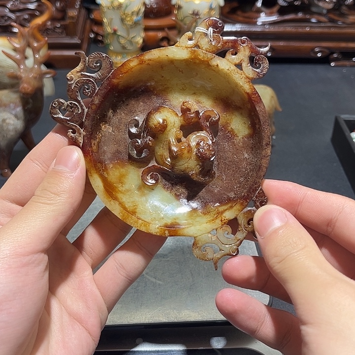 翻***起和田玉未镶嵌挂件