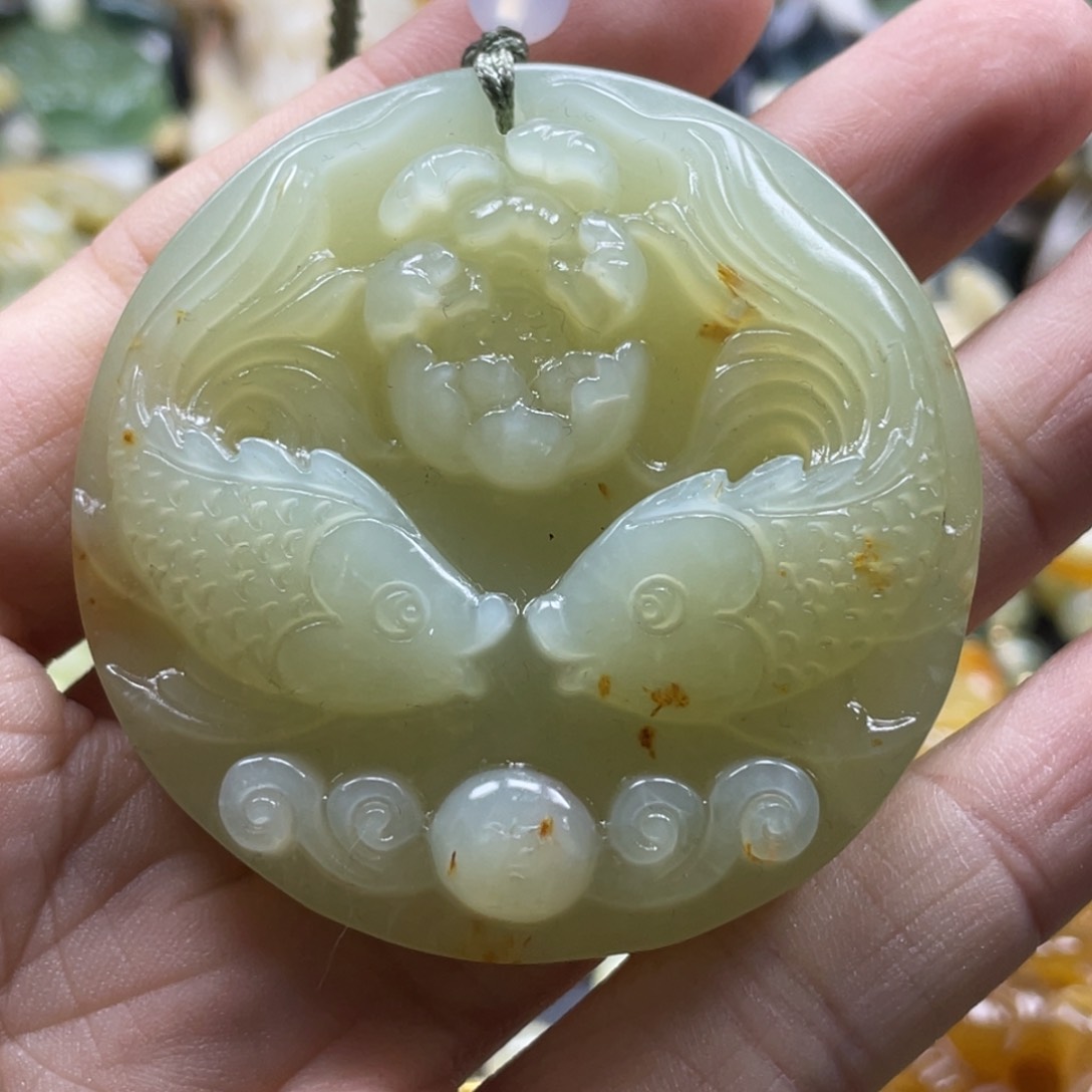 蛇纹石玉颈饰未镶嵌