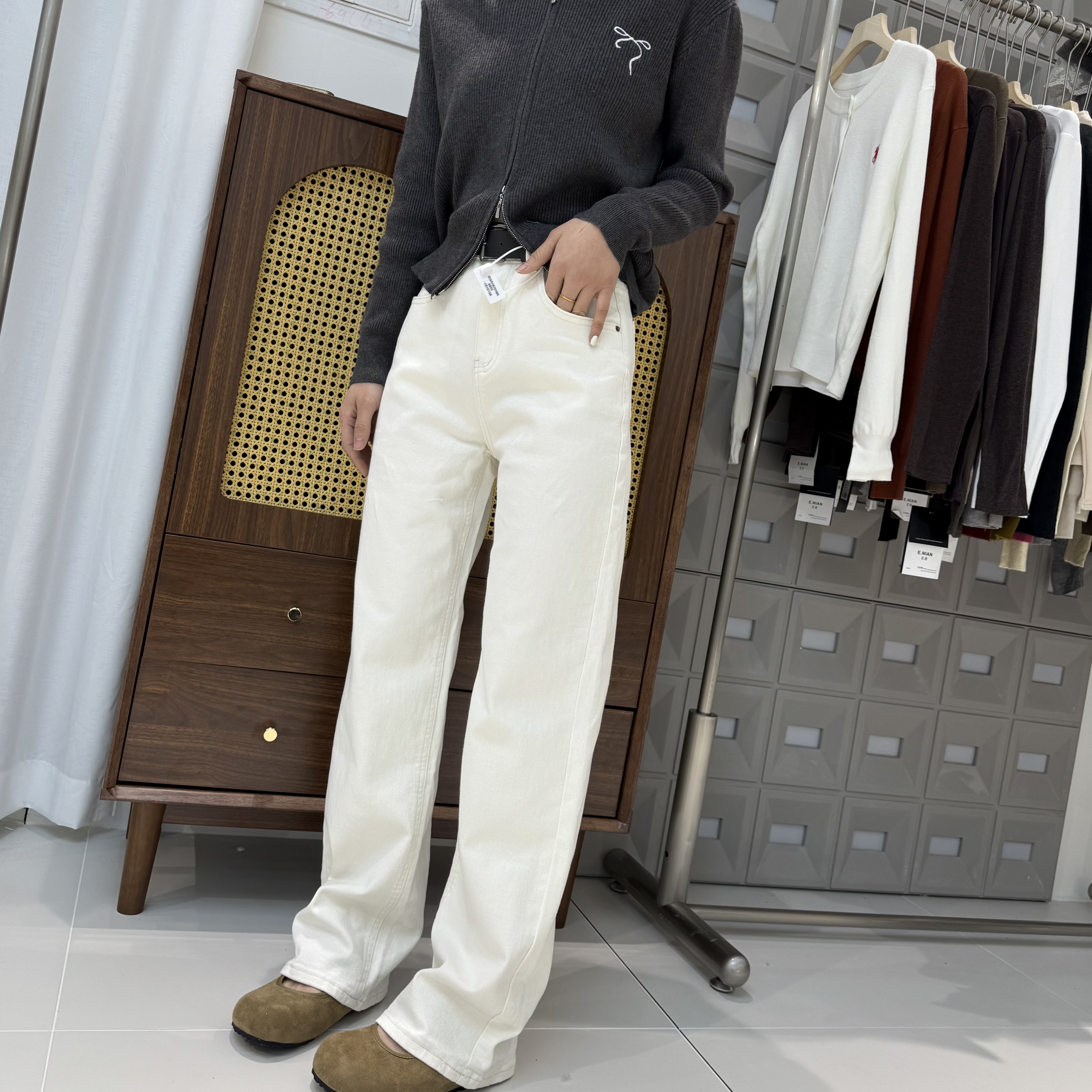 2025年春款新版杏色长裤窄版阔腿裤高弹高腰显瘦遮胯包容妈妈臀