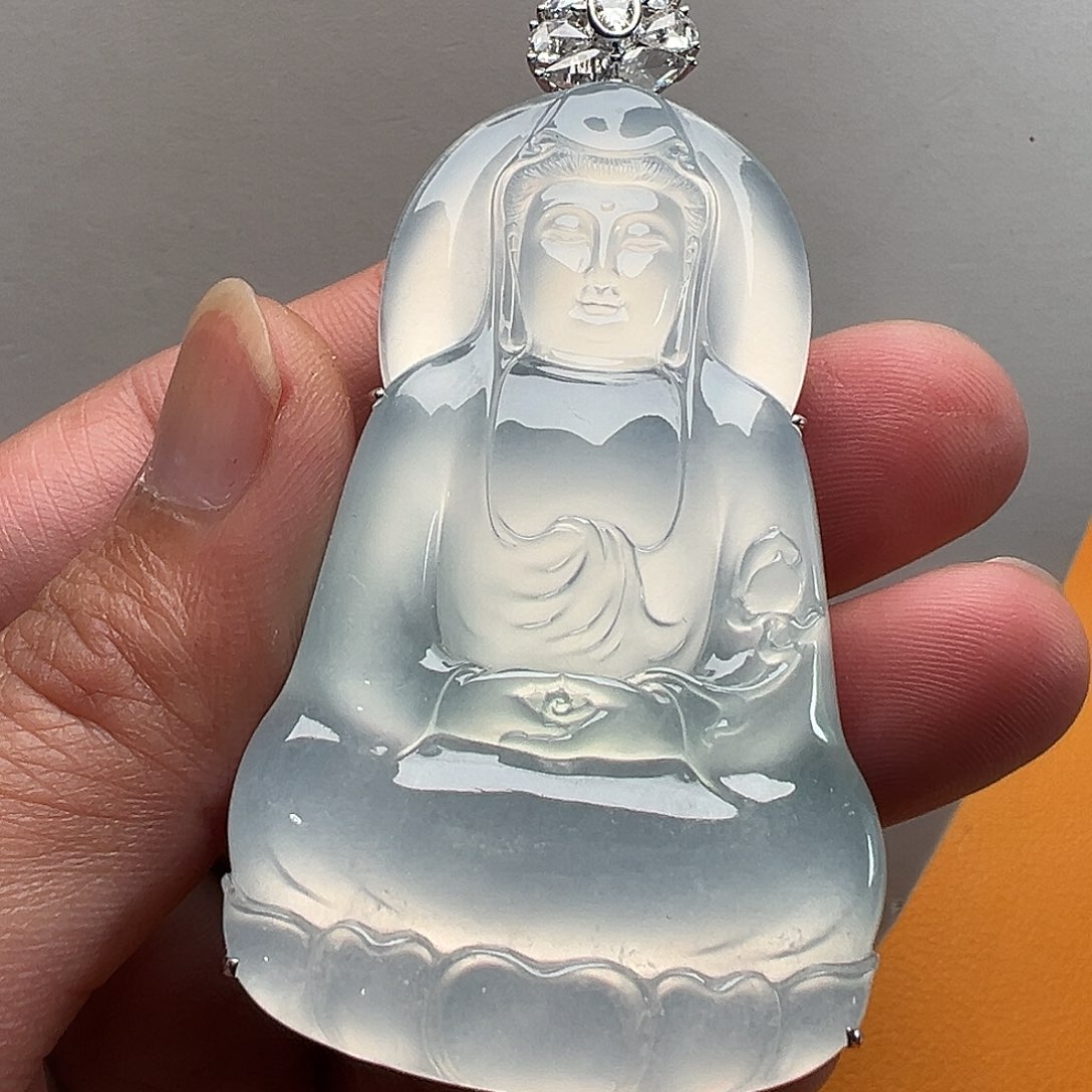 翡翠颈饰18K金镶嵌高冰素衣观音