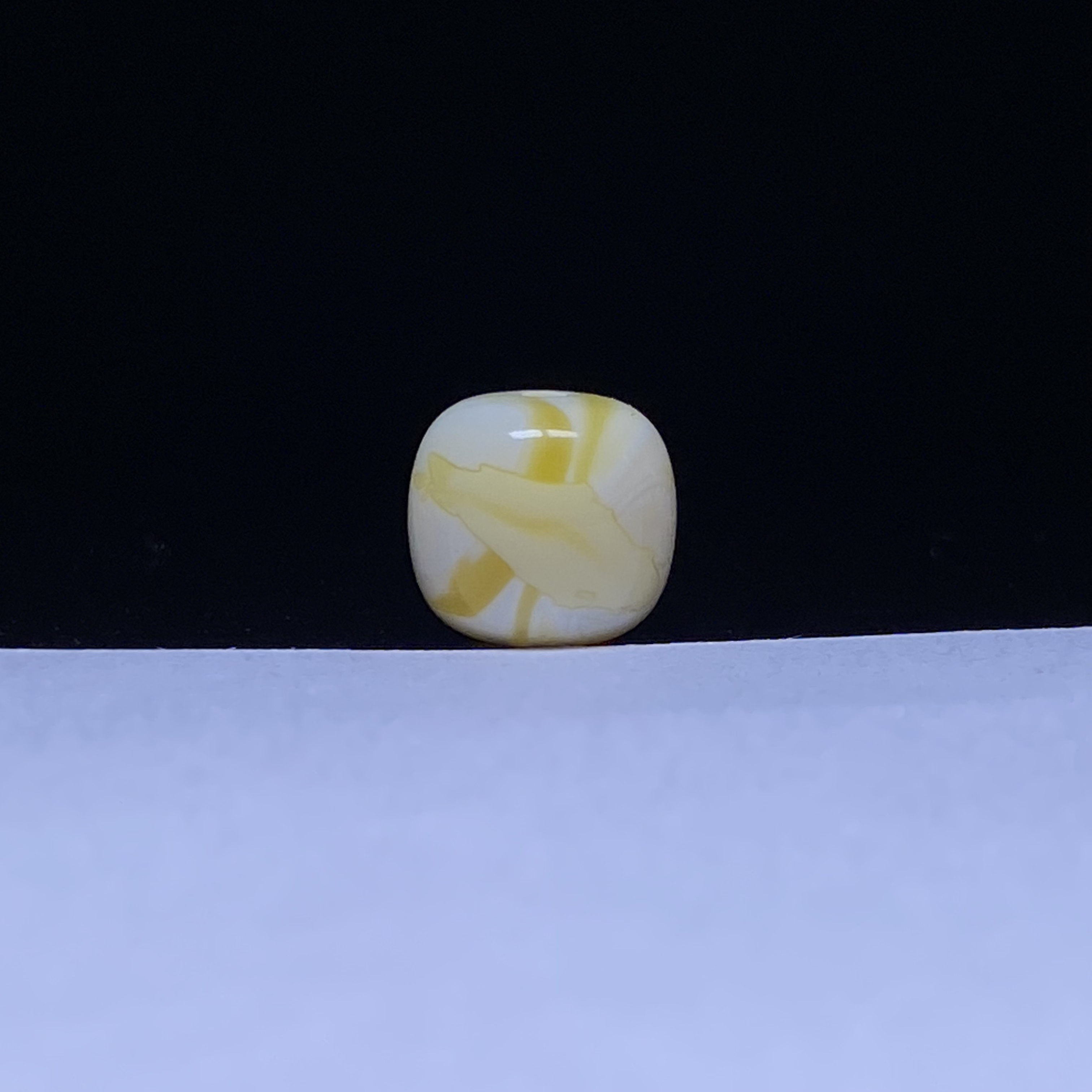 琥珀蜜蜡金瓷白荧光妖精品老型珠10mm