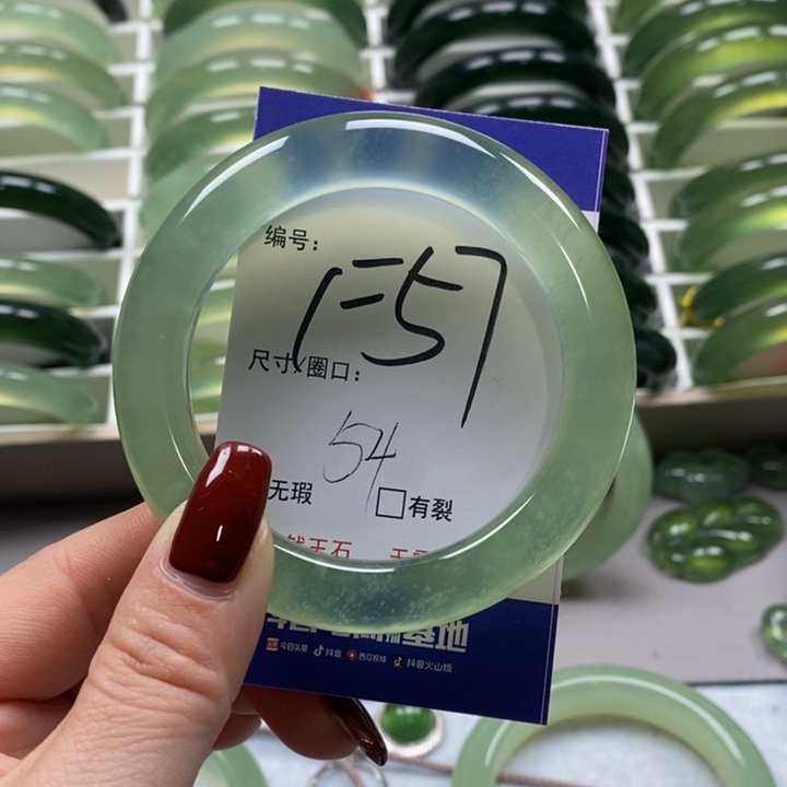 蛇纹石玉手镯未镶嵌小***胖