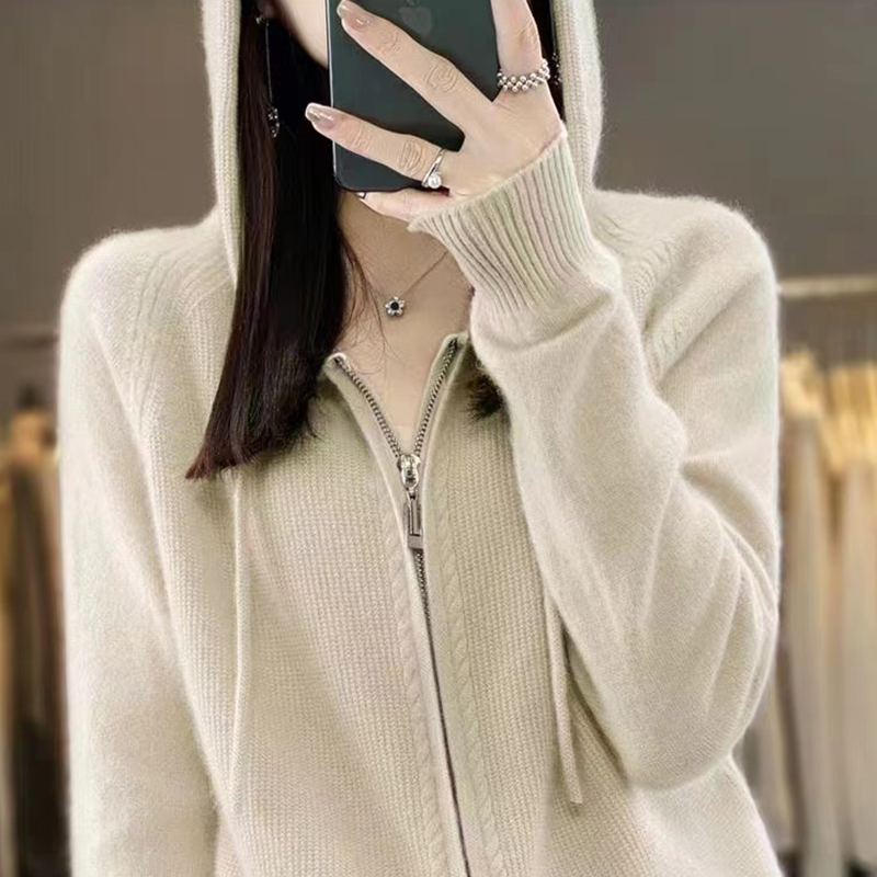 2025秋冬季新款女连帽羊毛针织开衫拉链毛衣宽松休闲款百搭时尚