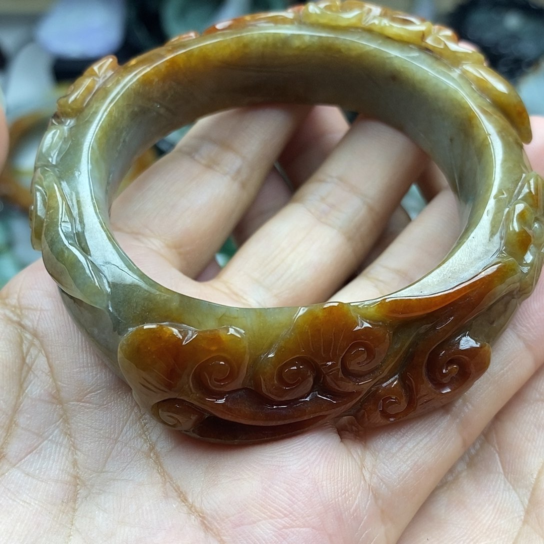 翡翠未镶嵌颈饰瑾*手镯