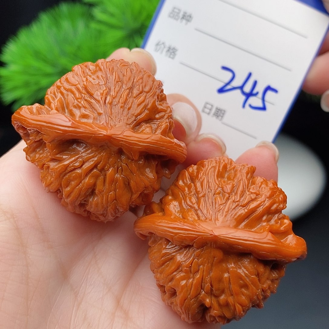 文玩核桃把件42红狮子245