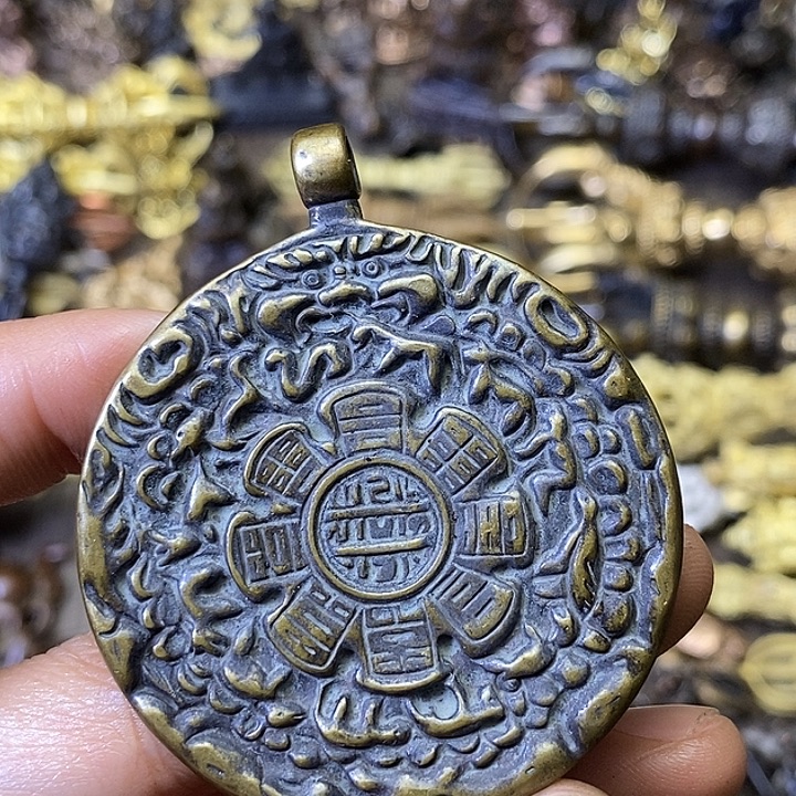 青铜背面有印子福利