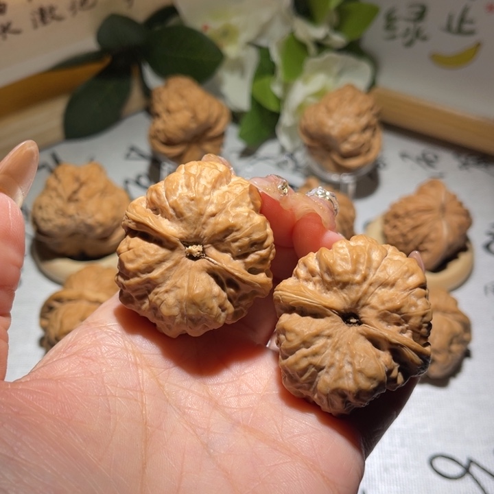 文玩核桃吊坠千*37昌平蛤蟆头精对