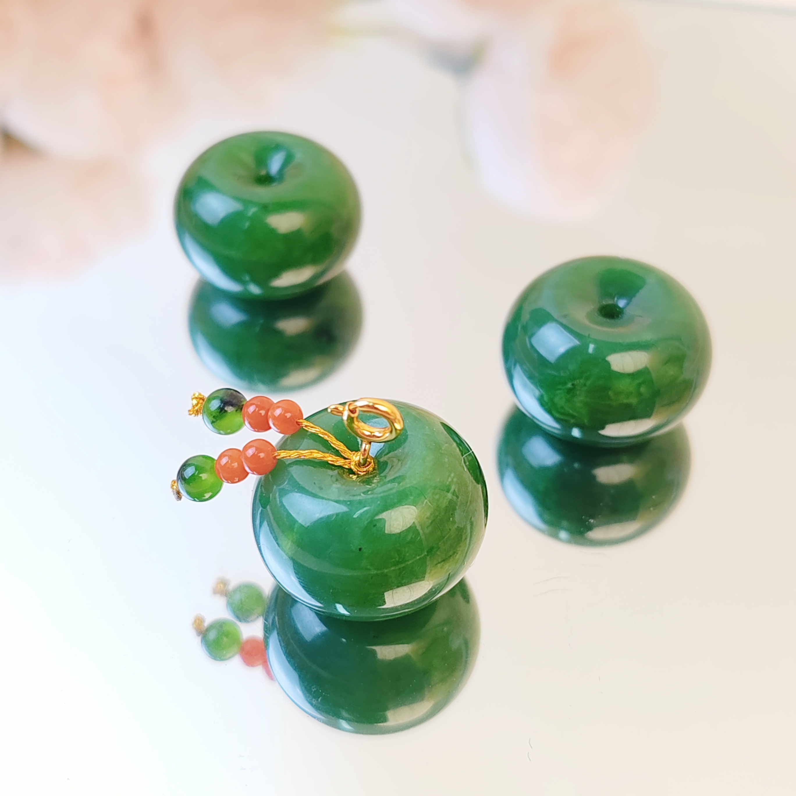 【青苹果乐园】和田玉碧玉青苹果吊坠-送编绳（多样性发其一）