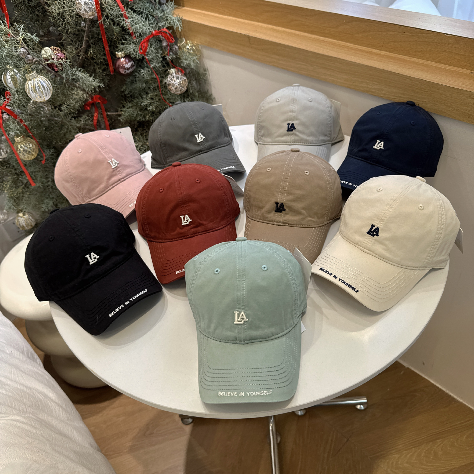 早春薄款小字母刺绣棒球帽