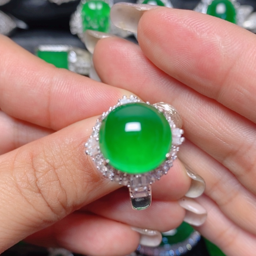 【闪购商品】翡翠挂件未镶嵌蛋面