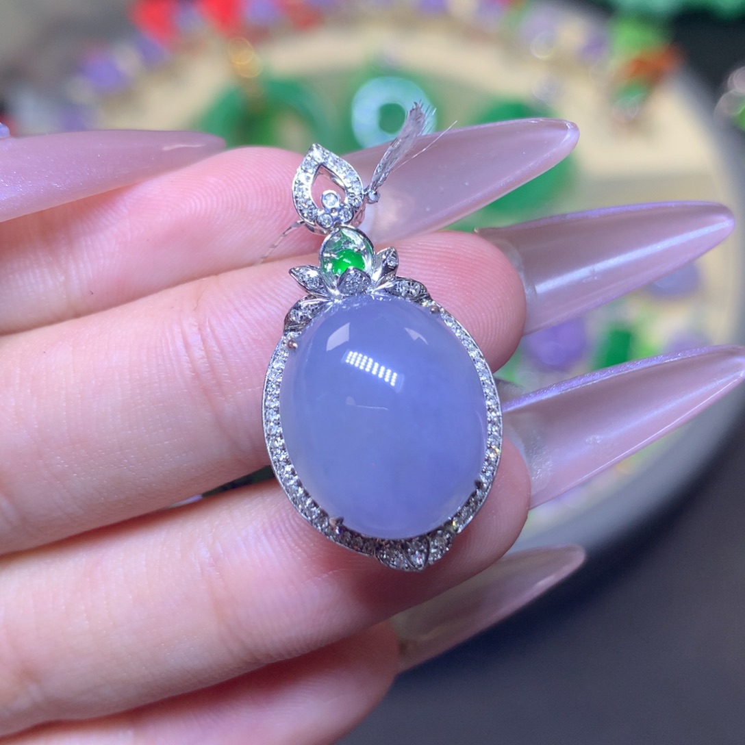 翡翠18K金镶嵌颈饰