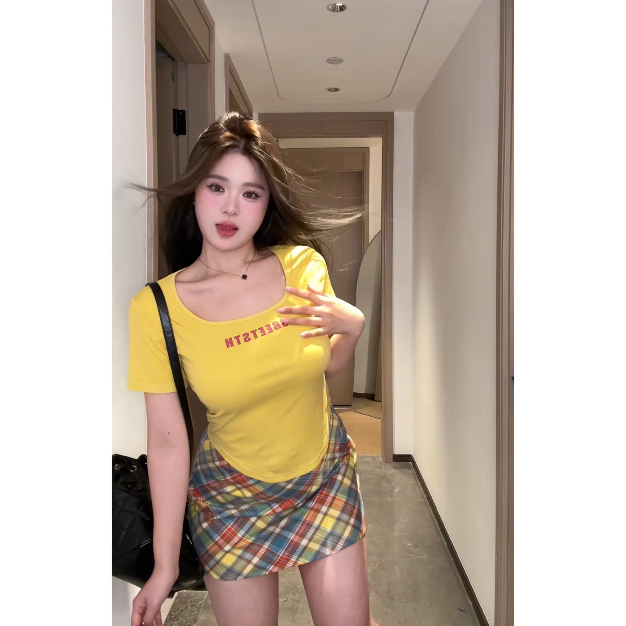 【清清】胖MM大码女装美式大领口正肩短袖T恤INS辣妹弹力显瘦上衣