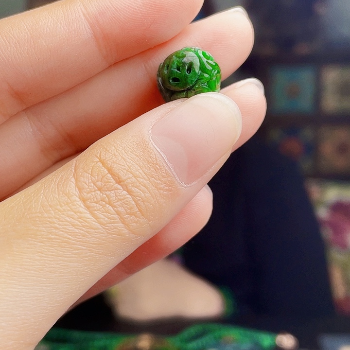 翡翠未镶嵌颈饰多样性