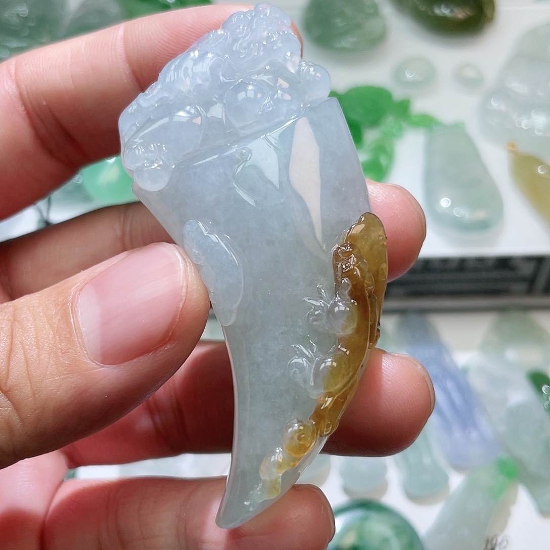 定制翡翠未镶嵌天然翡翠A货、龙牙吊坠