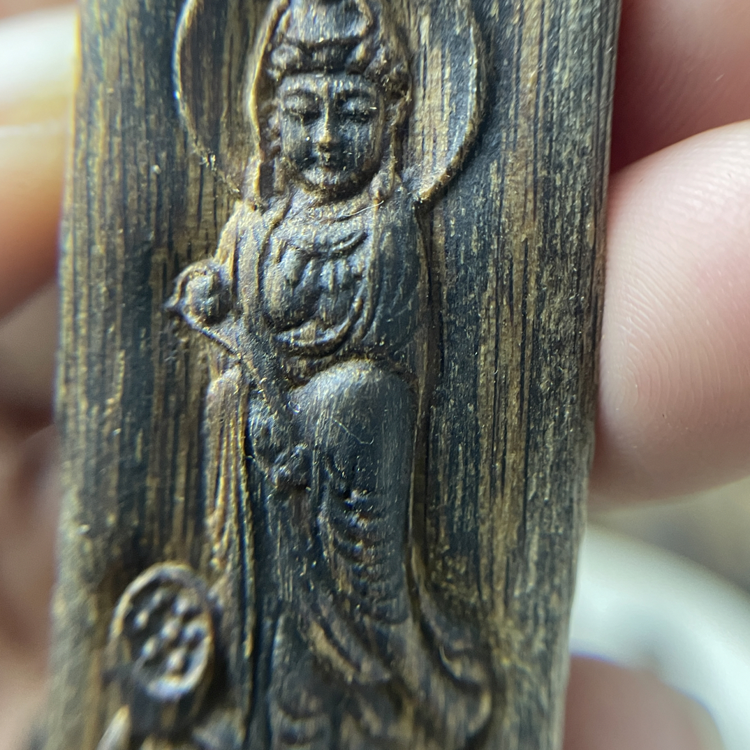 自在观音雕刻挂件原汁原味高结油