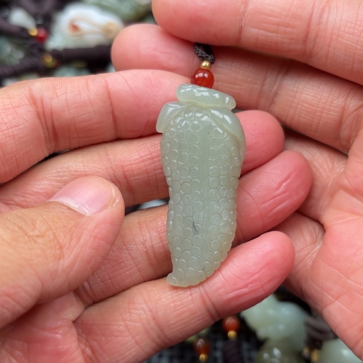 和田玉吊坠未镶嵌