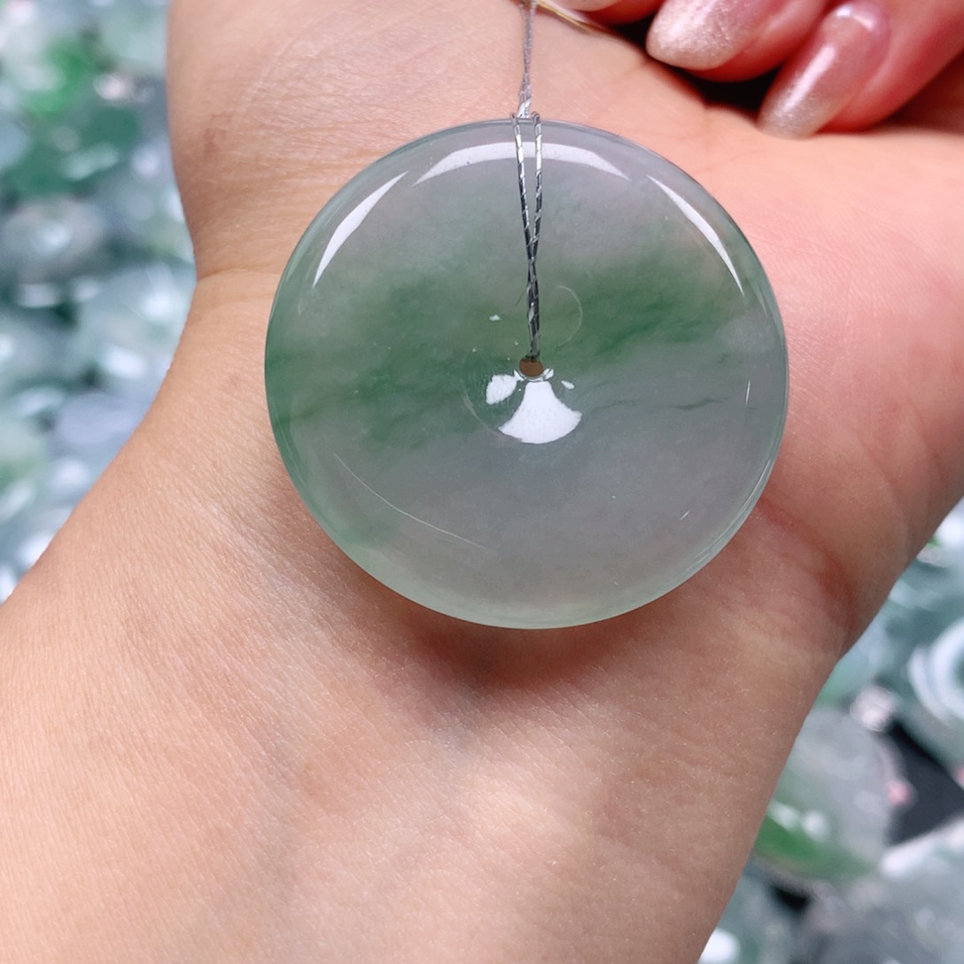 翡翠颈饰未镶嵌天然翡翠