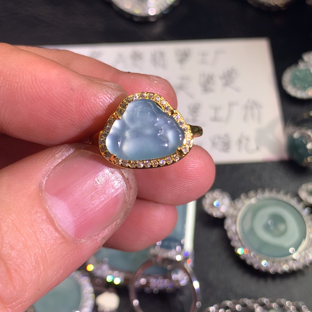 翡翠颈饰未镶嵌佛公戒指