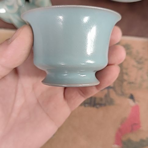 杯子天青釉 卷足马蹄单杯