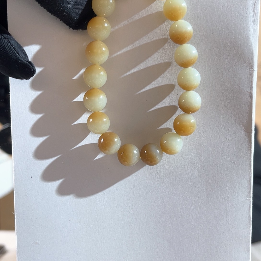 慕***周和田玉未镶嵌手链