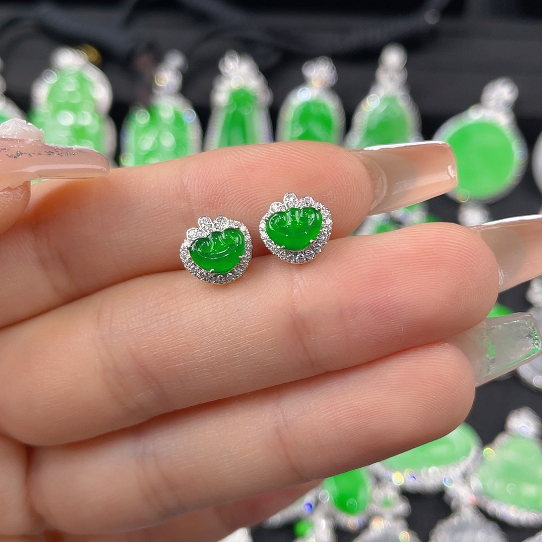 翡翠18K金镶嵌耳饰