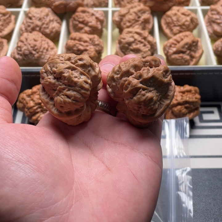 绾***绾文玩核桃吊坠蛤蟆头