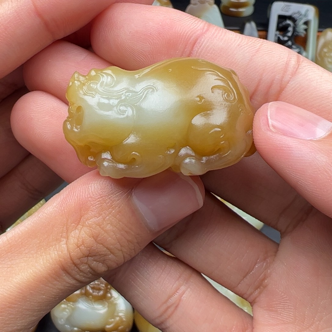 和田玉（糖玉）颈饰未镶嵌凱**意