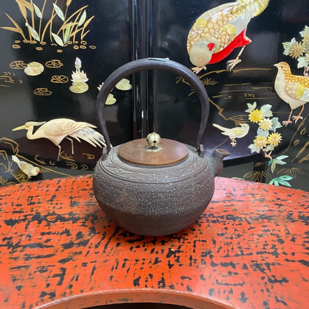 家用铁壶   铜盖龙纹堂 有划痕