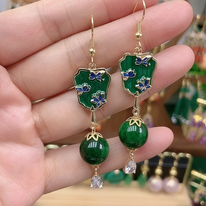 石英质玉合金耳饰