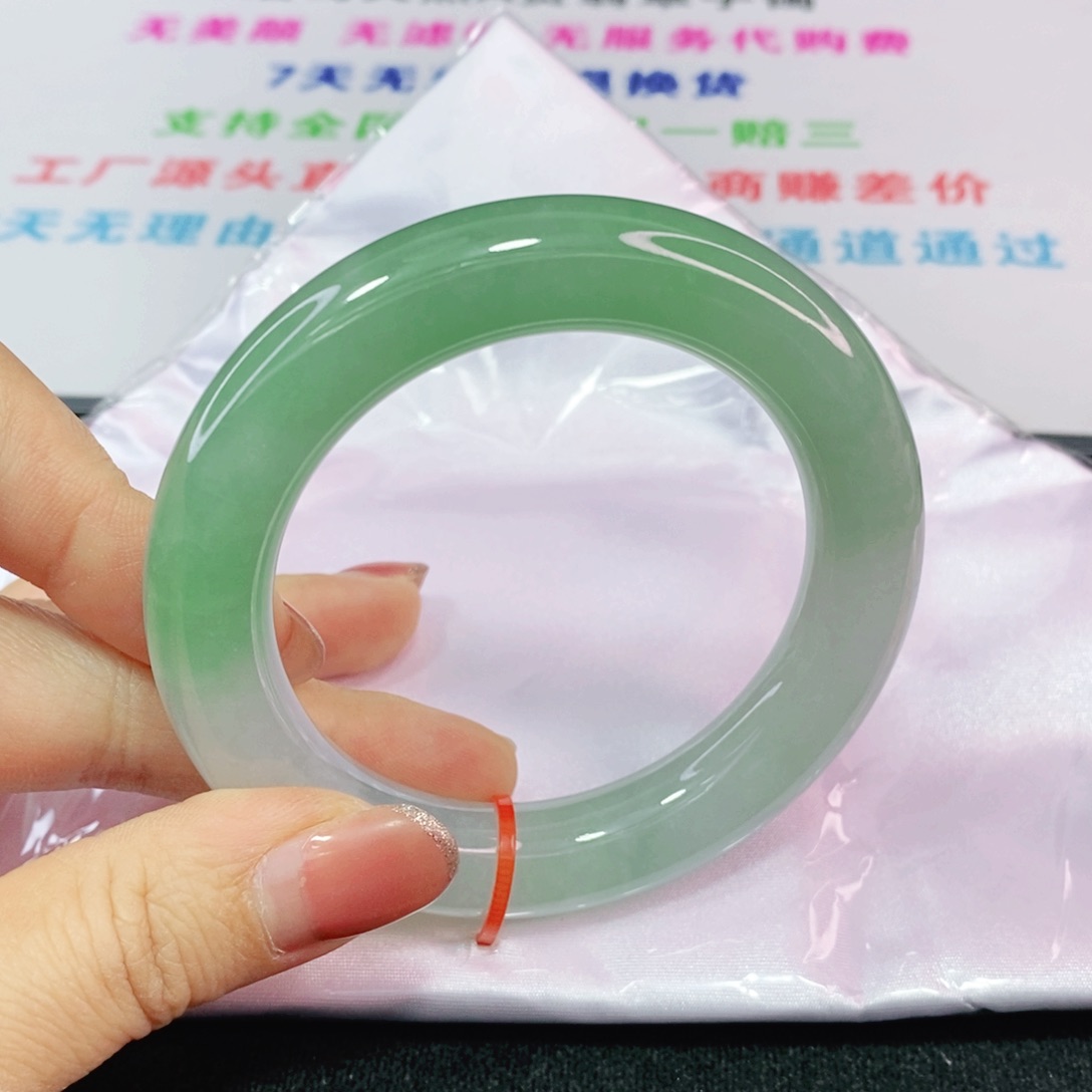 未镶嵌手镯（圆镯）翡翠55圈冰胶透