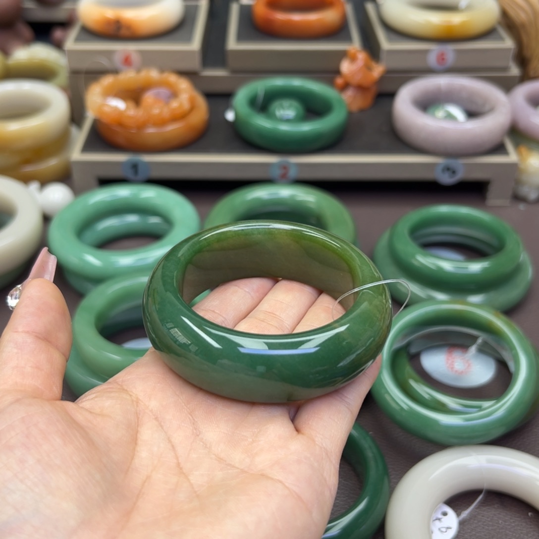 石英质玉手镯未镶嵌?**?