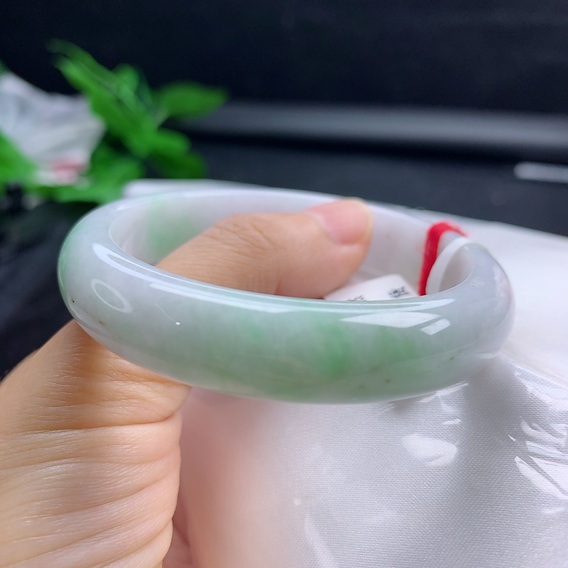 54圈缅甸天然翡翠A货飘绿正圈手镯时尚百搭女款玉镯