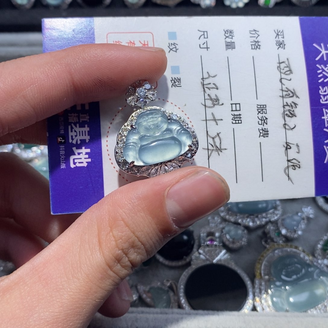 翡翠颈饰未镶嵌翡翠