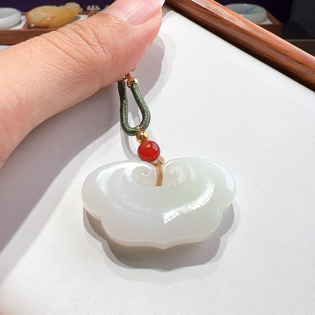 和田玉吊坠未镶嵌