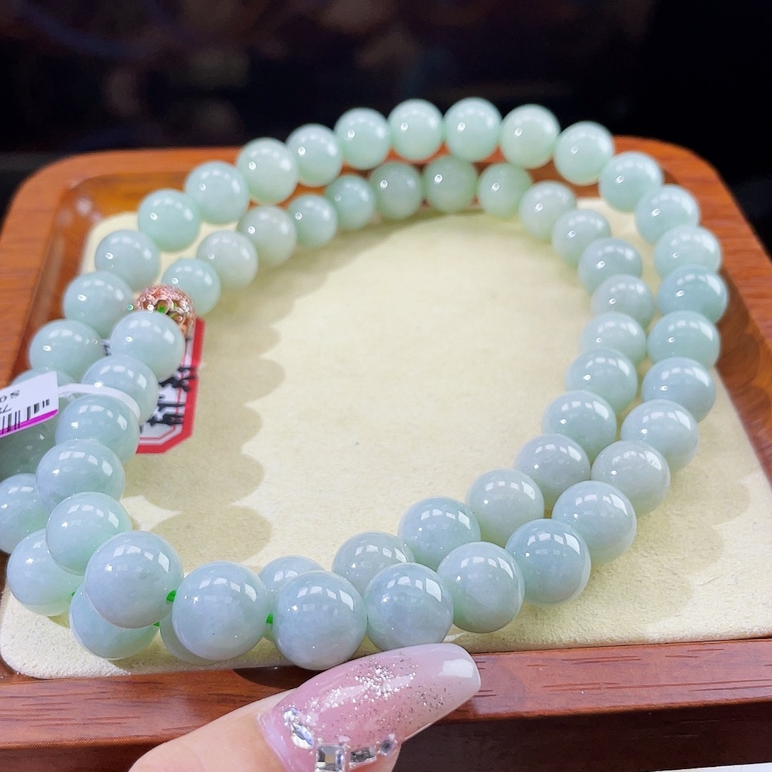 翡翠未镶嵌颈饰多样性发其一