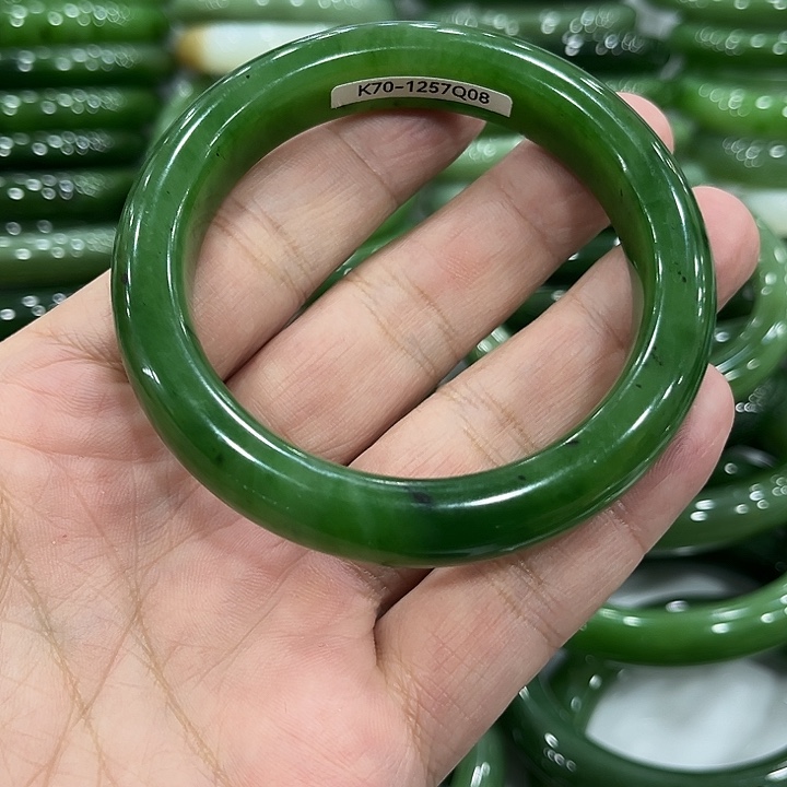 沈***然和田玉未镶嵌手镯57～0