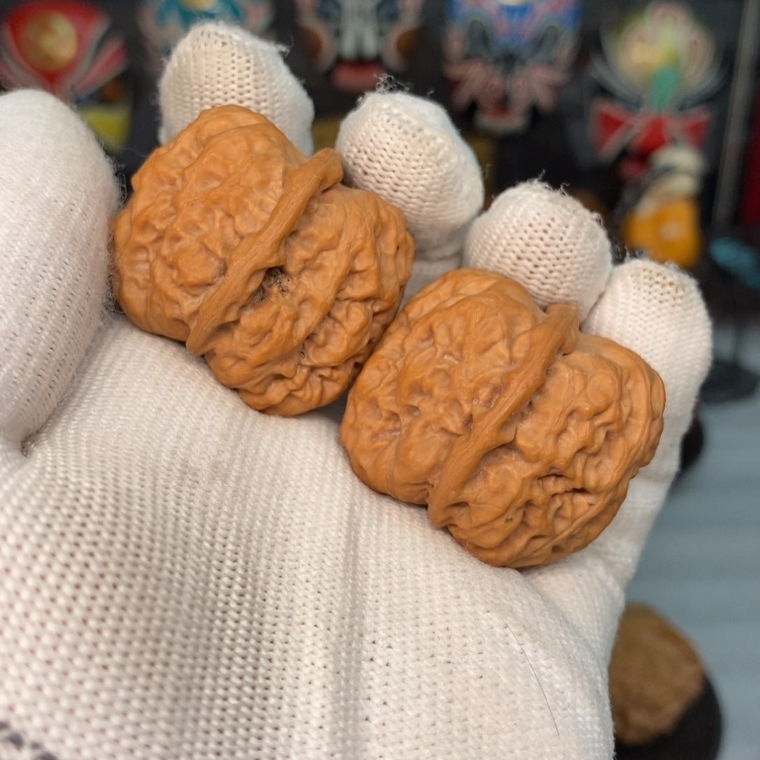 文玩核桃吊坠金钟 35