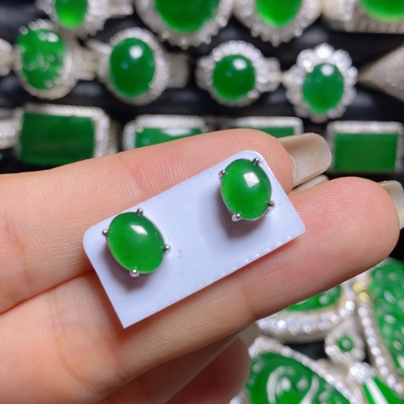 【闪购商品】翡翠挂件未镶嵌蛋面耳钉