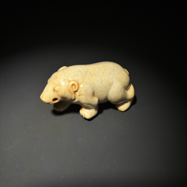 早期文化期玉熊把件/古94595